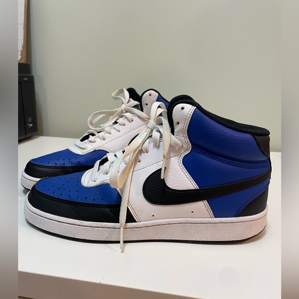 Nike Mens Court Vision Mid Sneaker